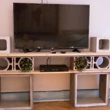아파트 Perched Nest *